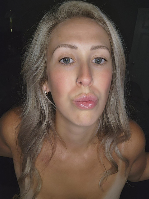 Lizzy Love profile picture