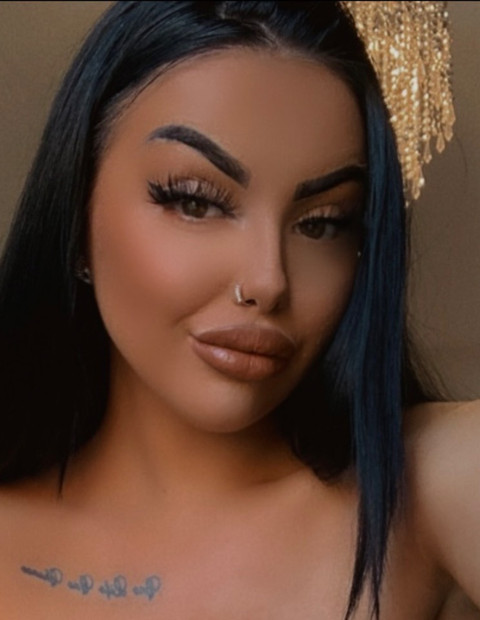 Luciá 🍒 profile picture