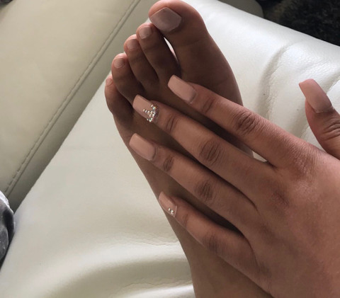pretty feet profile picture