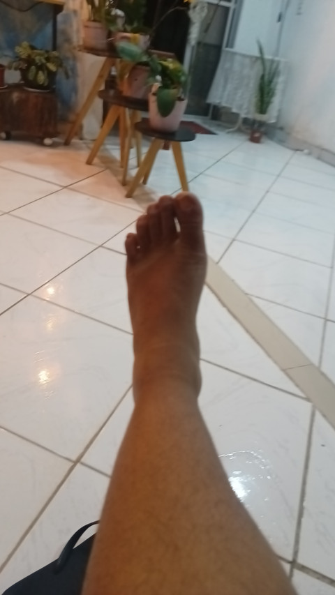 big feet man brazilian profile picture