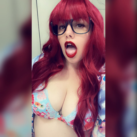 ᴍɪʟғ ᴄʀʏsᴛᴀʟ profile picture