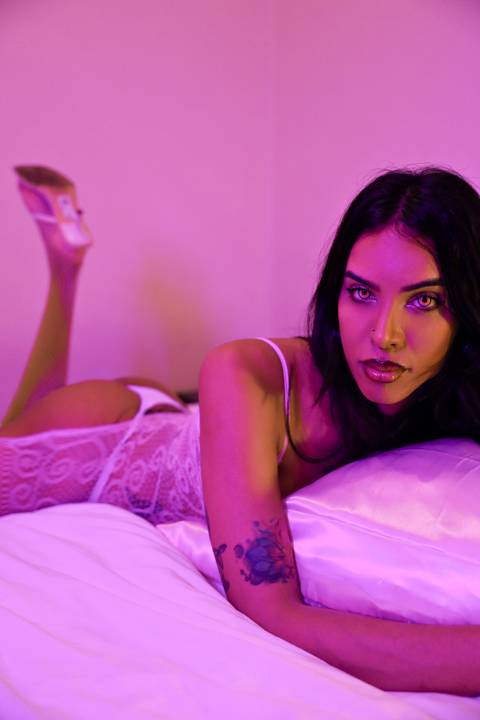 @urimmaterialgrl @urimmaterialgrl