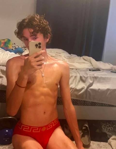 @xalexadamsx @xalexadamsx