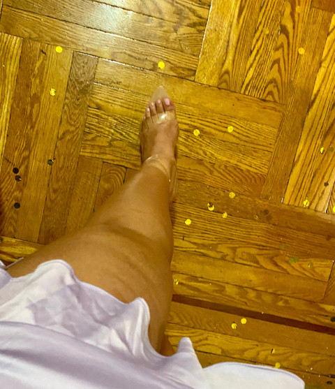 cute feet profile picture