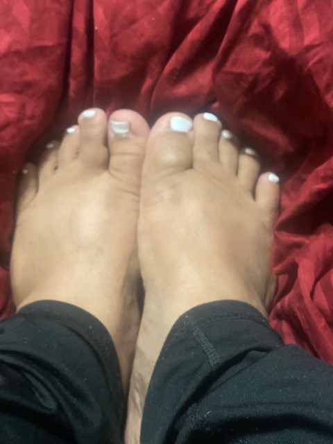 Pretty feet profile picture