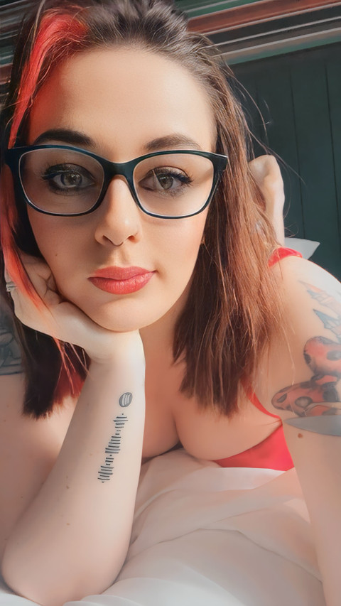 LuxyLox profile picture