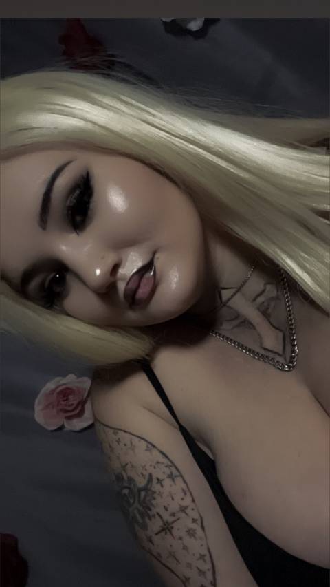 @curvybbwloll @curvybbwloll