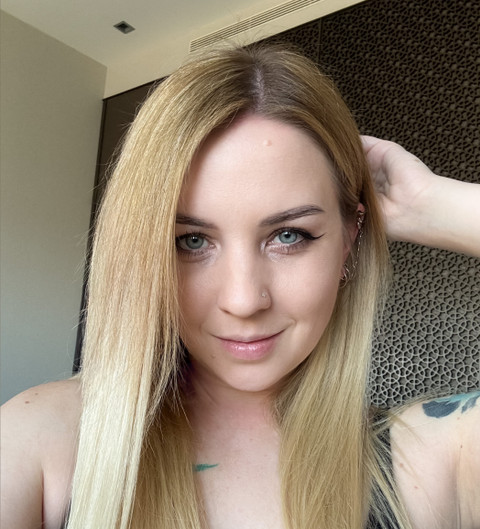 Grace Blonde Babe profile picture