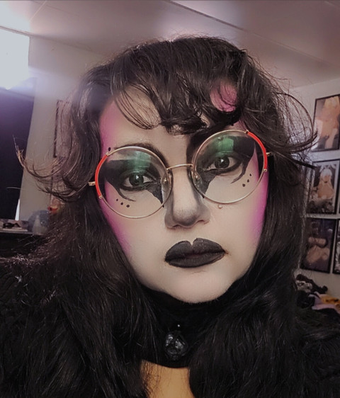 SnuggleGothBunny profile picture