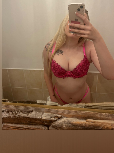 Peachesandcream profile picture