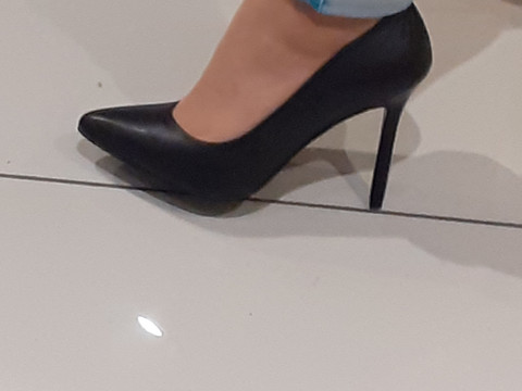 Bombon feet profile picture