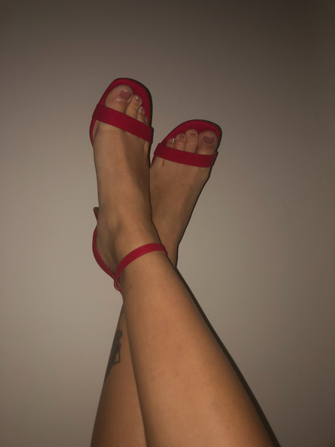 BigFeetBigTitties profile picture