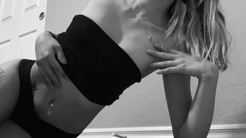 @neonmoonbabyfree nude neonmoonbabyfree nude