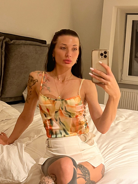 Vrony profile picture