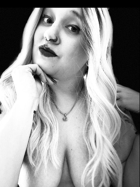 Pamela Stone profile picture