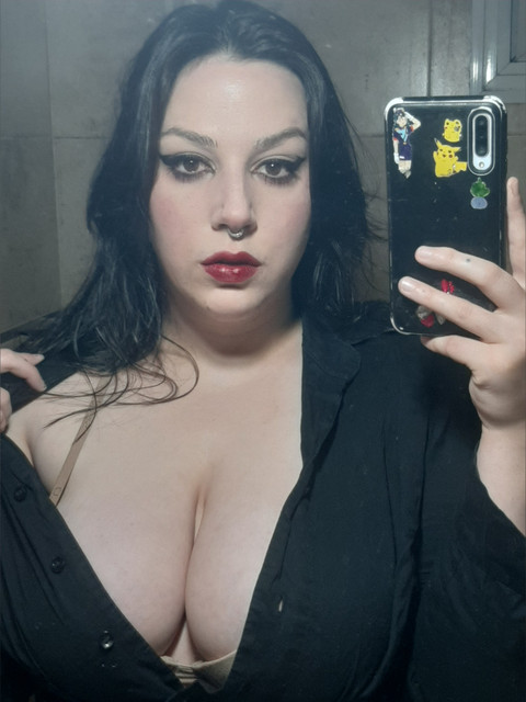 🐰ꜱɪʟʟʏ ʀᴀʙʙɪᴛ🐰 BBW FEMDOM - GIANTESS -🍽 profile picture