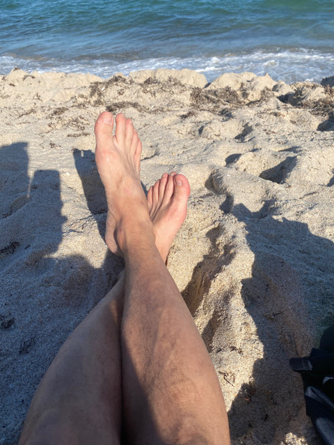 My feet need some attention profile picture