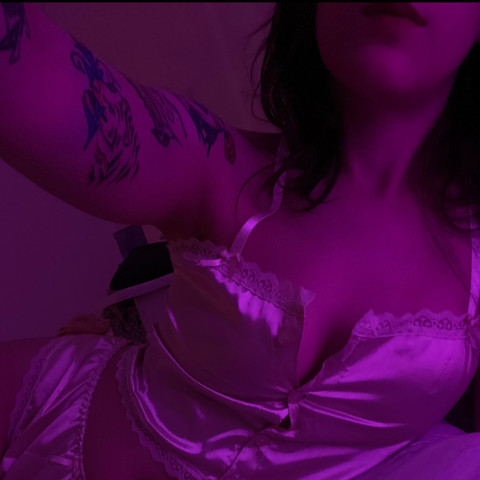 ⋆ 𝓛𝓸𝓵𝓪 ˚ ⋆ ♡ * profile picture
