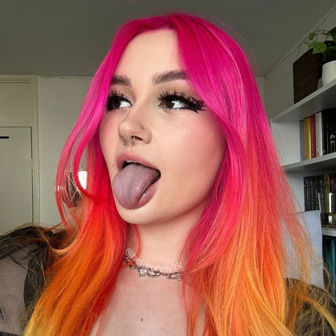 Bunny 🐰 FREE PAGE profile picture