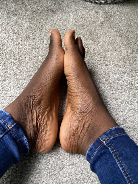 @anasexyfeet @anasexyfeet