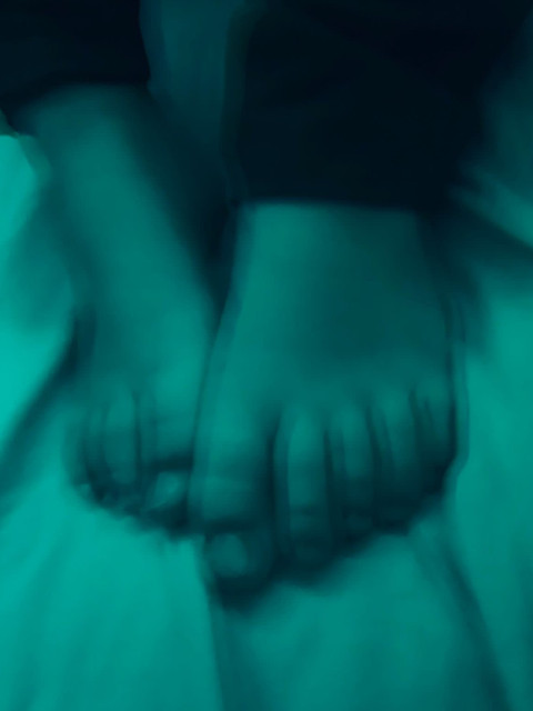 hot little feet profile picture