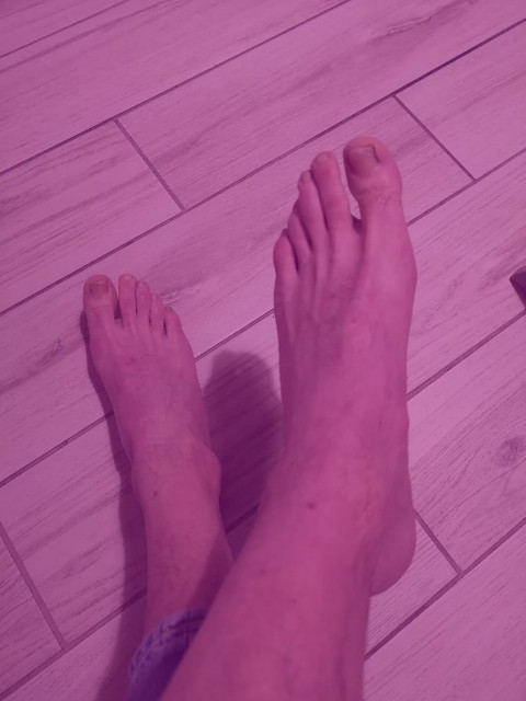 Feet & love profile picture