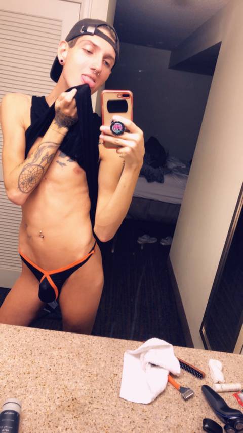 @twnknikkibabyyy nude twnknikkibabyyy nude