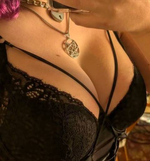 @aliceiskinky @aliceiskinky