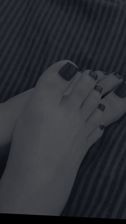 Beautiful feet profile picture