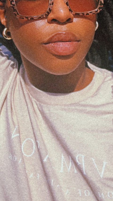 Chloe L profile picture