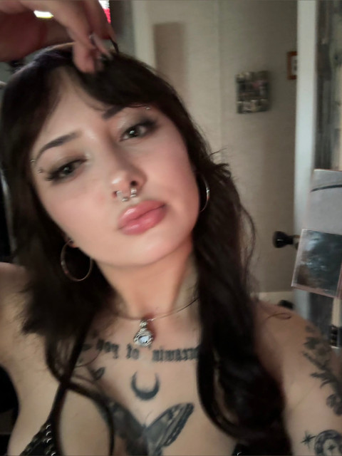 Evie Willow 🖤 profile picture