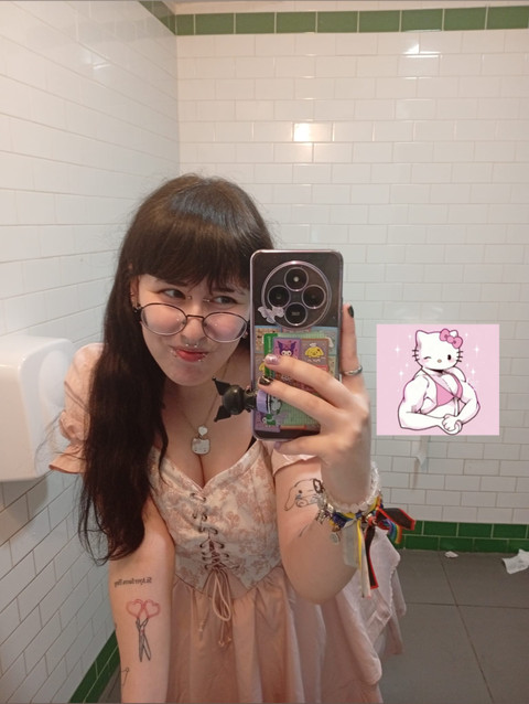 @brokenindreams profile picture