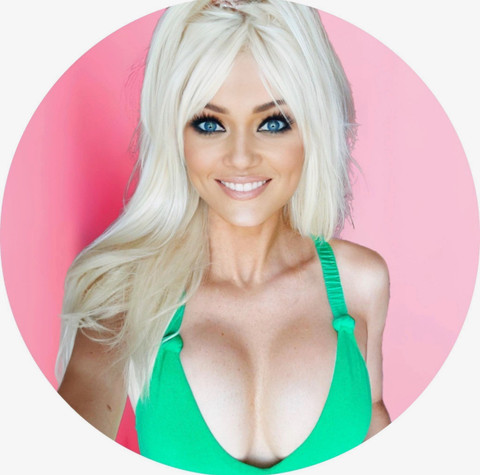 Holly Adams profile picture