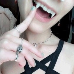 𝐹𝑒𝓂𝒹𝑜𝓂𝑜𝓂𝓂𝓎 profile picture