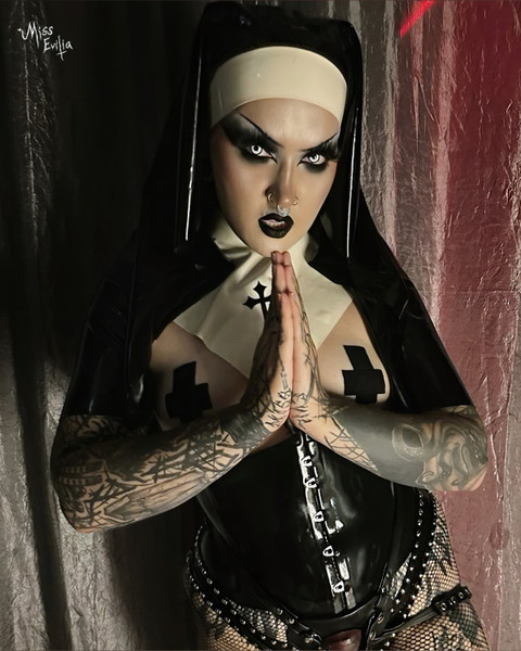 Miss Evilia π profile picture
