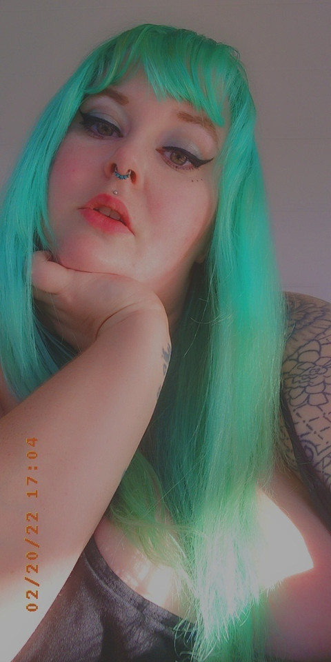Emerald Violet profile picture
