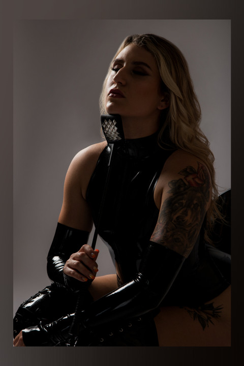 Dominatrix - Caity Luna Lupa profile picture