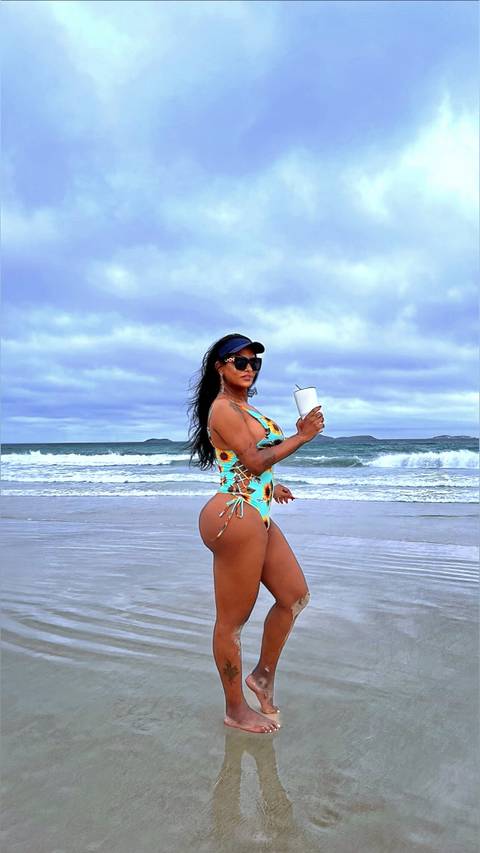 @karolsallesofc @karolsallesofc