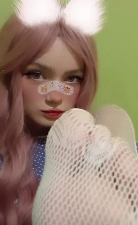 pink feet profile picture