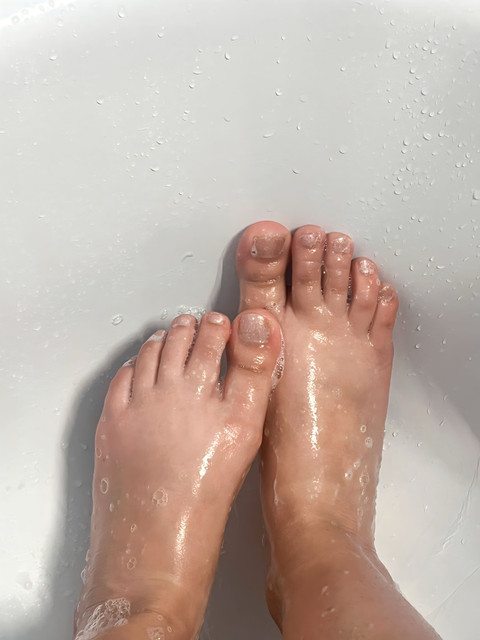 Only feet profile picture