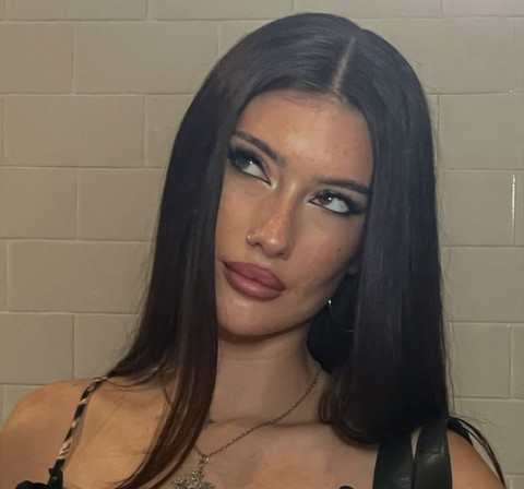 Maya π profile picture