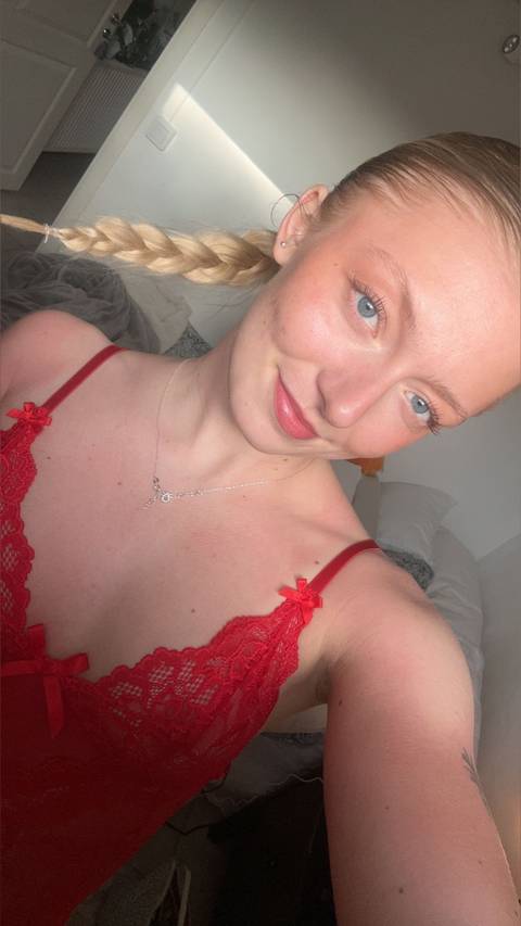 @swedishblondie04 @swedishblondie04