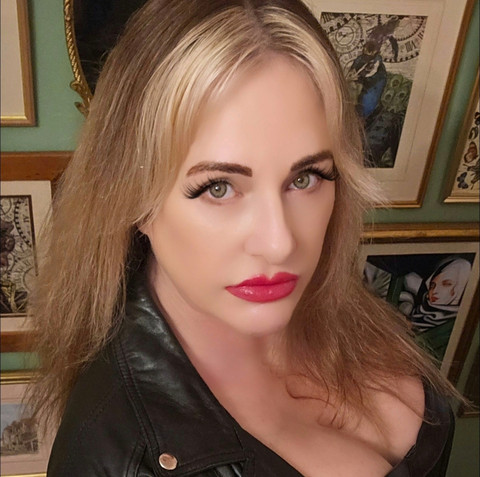 Lady Nina Birch profile picture