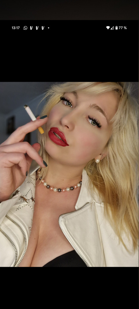 Theresa_Smoke profile picture