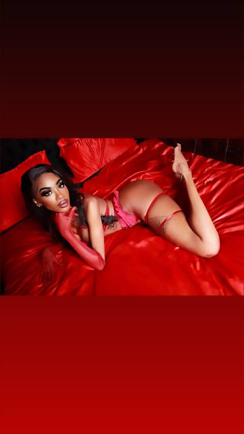 @toplesstherapist nude toplesstherapist nude