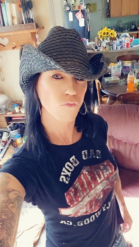 @nikkivonsixxx @nikkivonsixxx