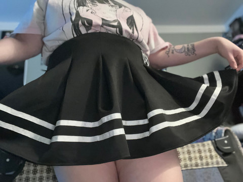 enby vee profile picture