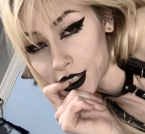 Ivy Thorns profile picture