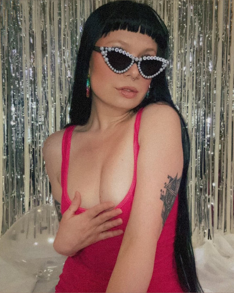 Chloee Addison profile picture