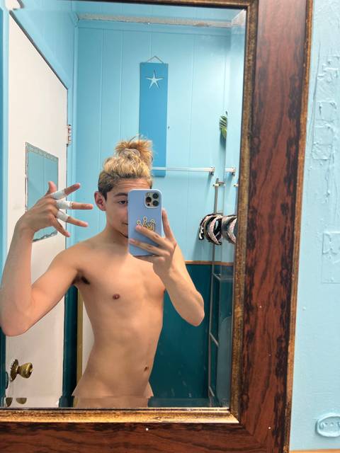 @sissy_e-boy @sissy_e-boy